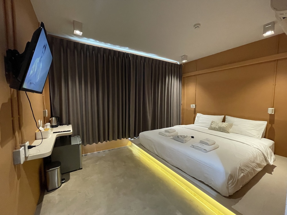 Room, 1 King Bed, Non Smoking, Ensuite photo 3