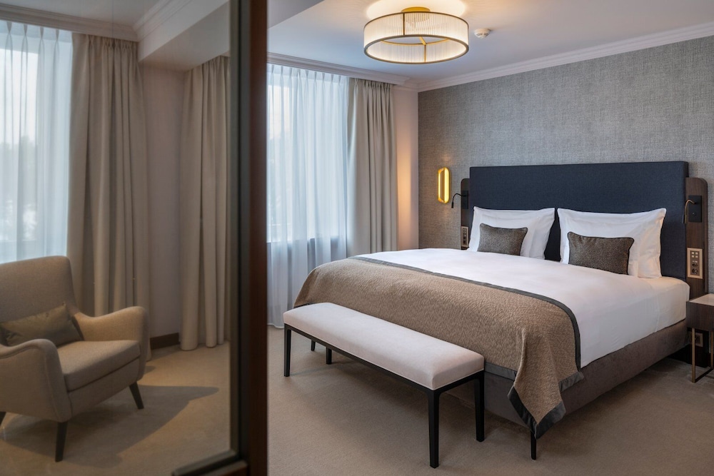 Suite, 1 King Bed