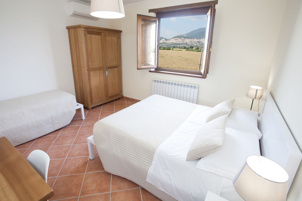 Superior Quadruple Room photo 3