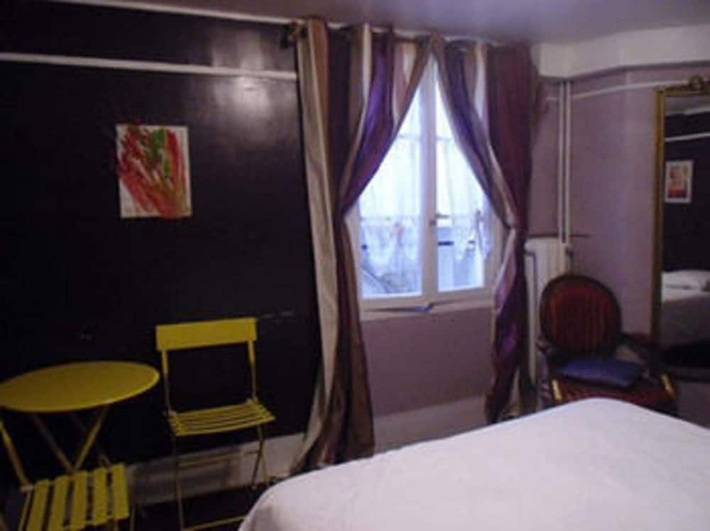 Double Room, Shared Bathroom photo 3