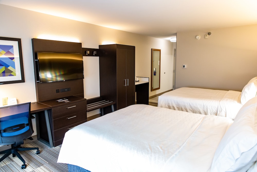 Standard Room, 2 Queen Beds, Accessible (Communications) - Photo 5