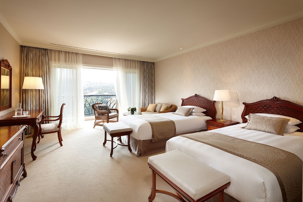 [Room For 3] Deluxe Garden Twin + 1 Free Extra Bed