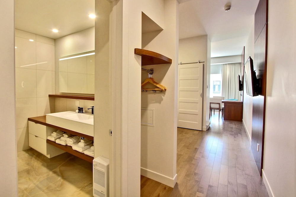 Junior Suite, Multiple Beds photo 3