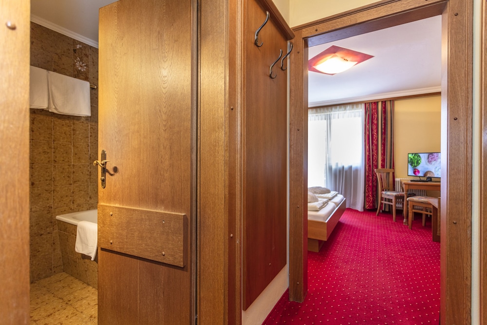 Traditional Double Room Single Use photo 3