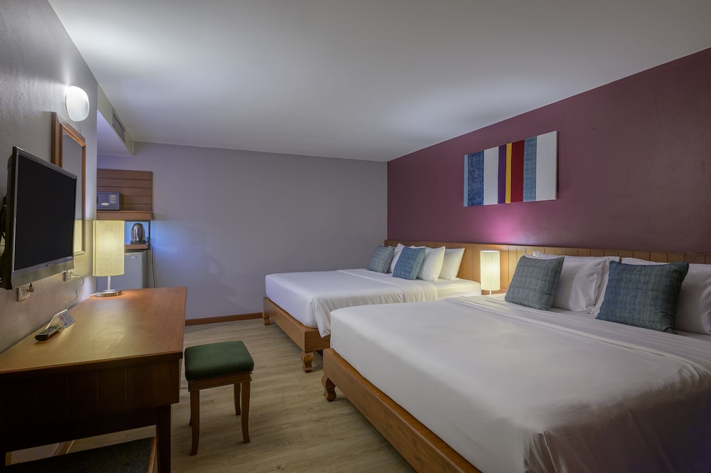 Deluxe Double Room, Pool View - Photo 2