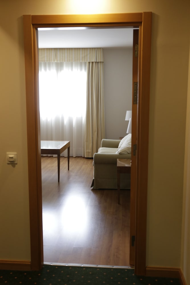 Junior Suite (Single Use) - Photo 12