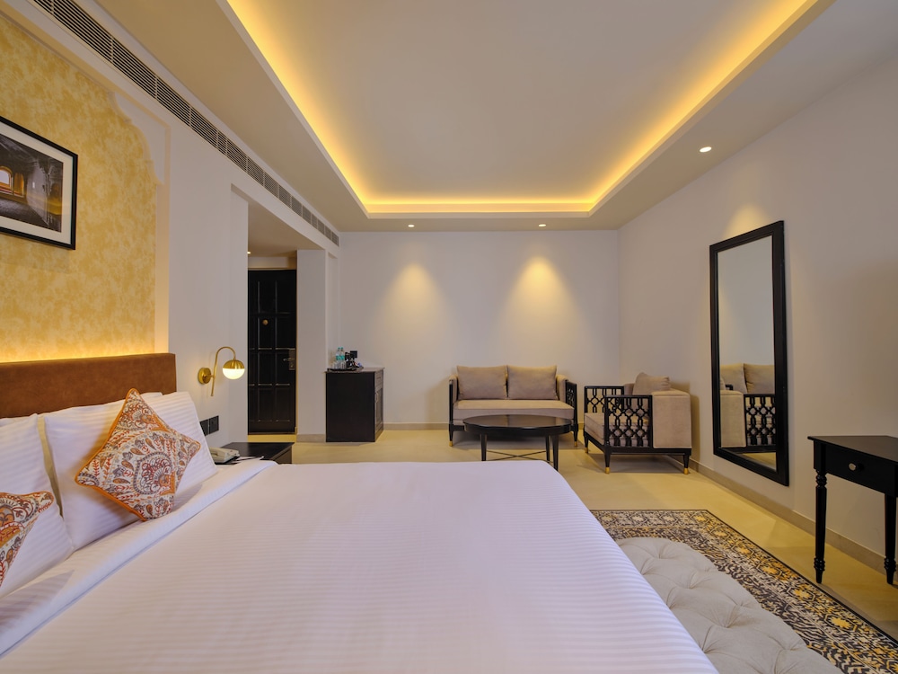 Premium King Room - Photo 3