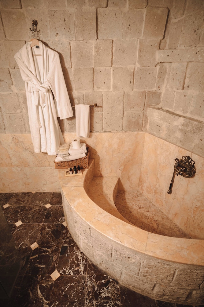 Deluxe Stone Suite with Stone - Photo 6