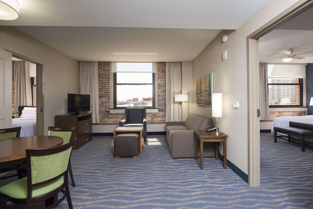 Suite, 2 Bedrooms, Non Smoking, City View photo 3