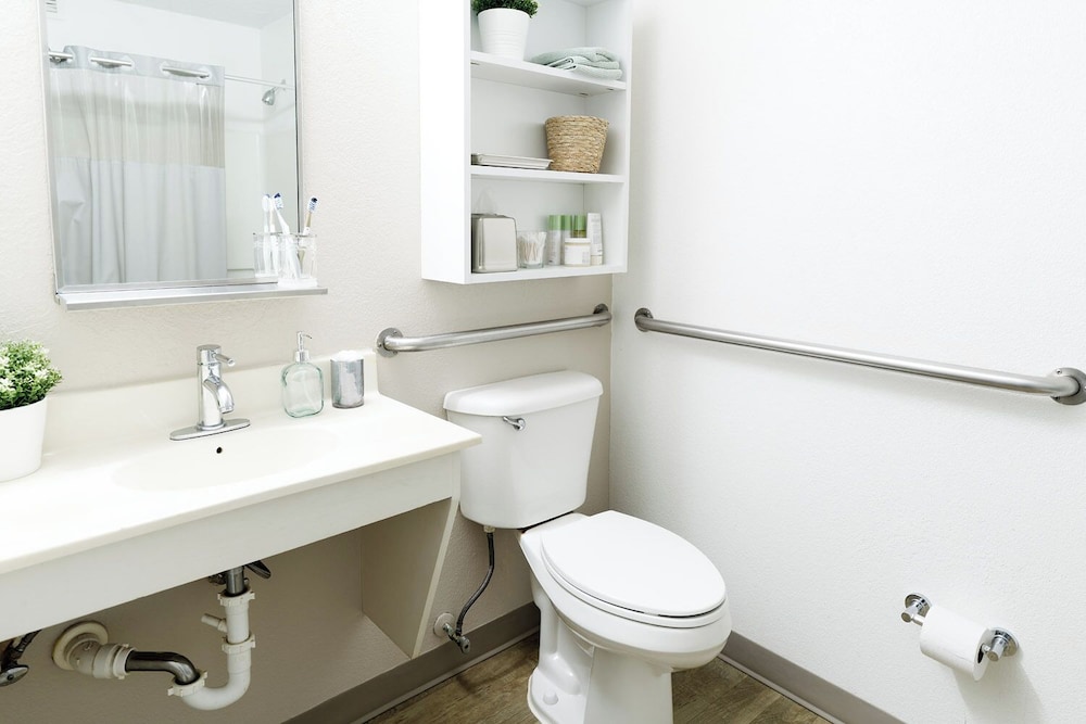 Traditional Room, 2 Double Beds, Accessible Bathtub photo 2