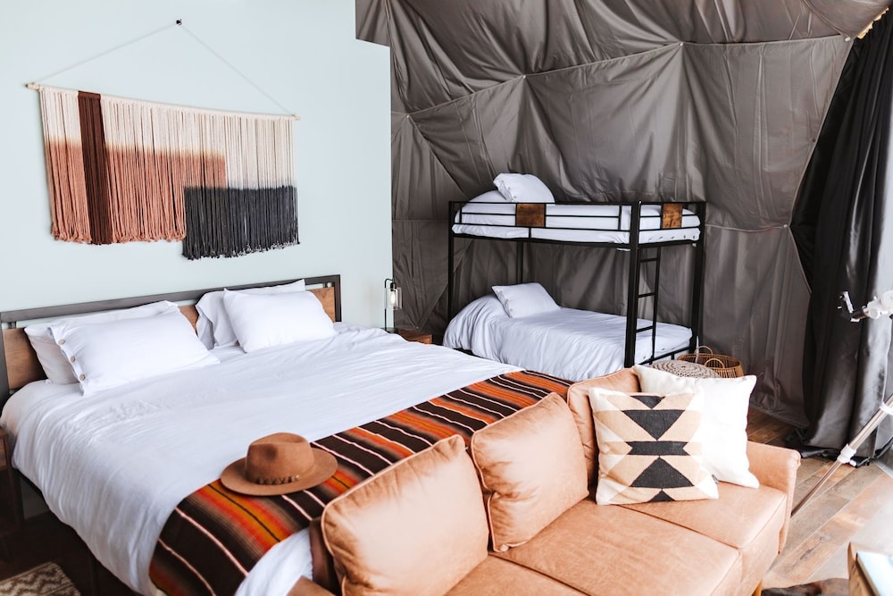 Family GeoDome, Mutipled Beds, Mountain View