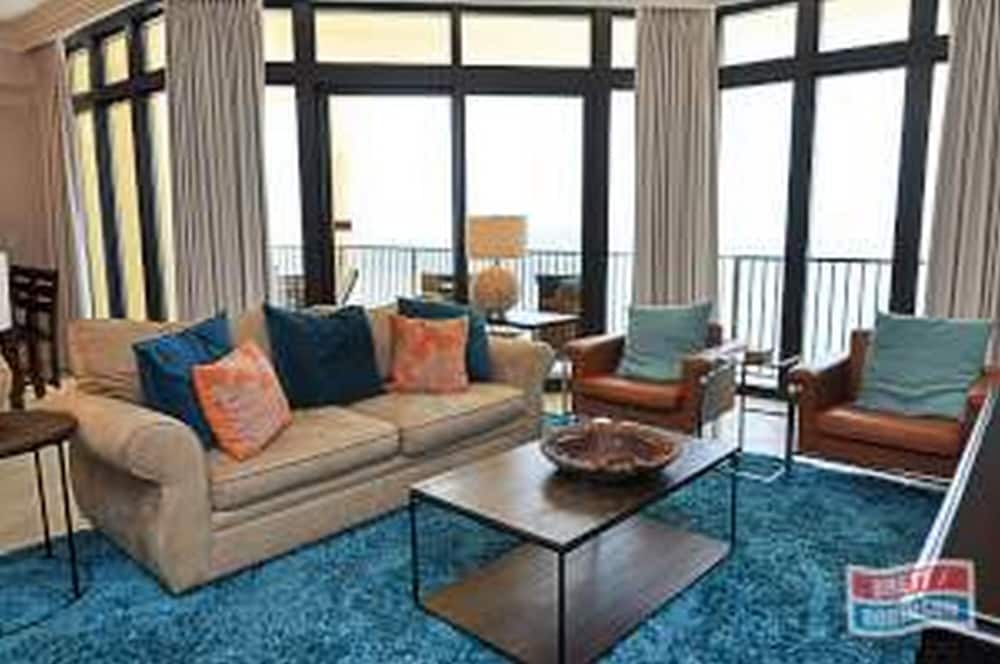 Condo, 3 Bedrooms