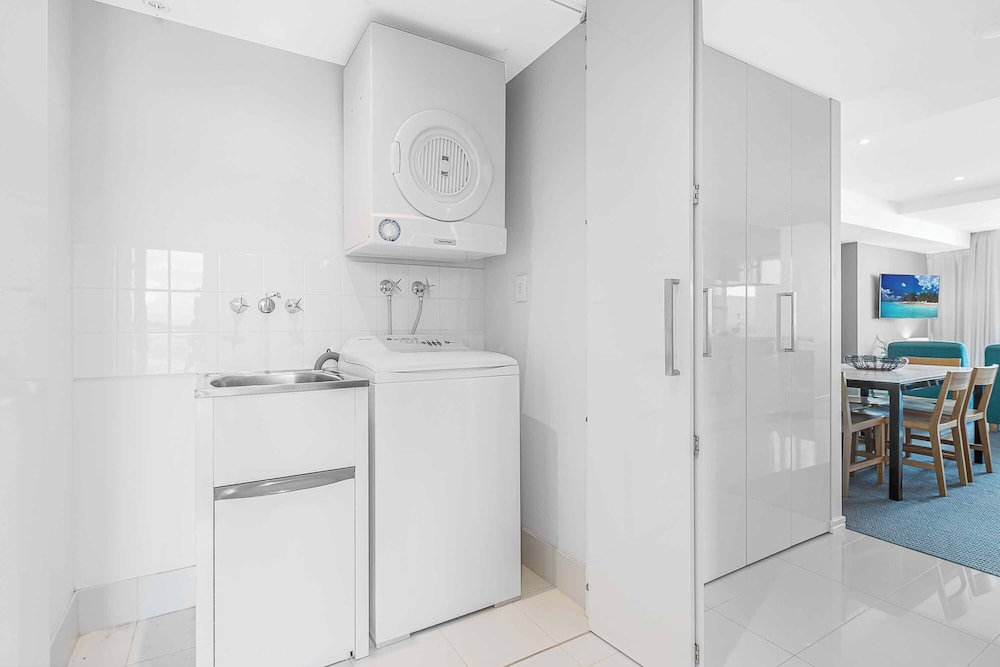 Apartment, 2 Bedrooms, 2 Bathroom, Ocean View (Level 21) photo 2