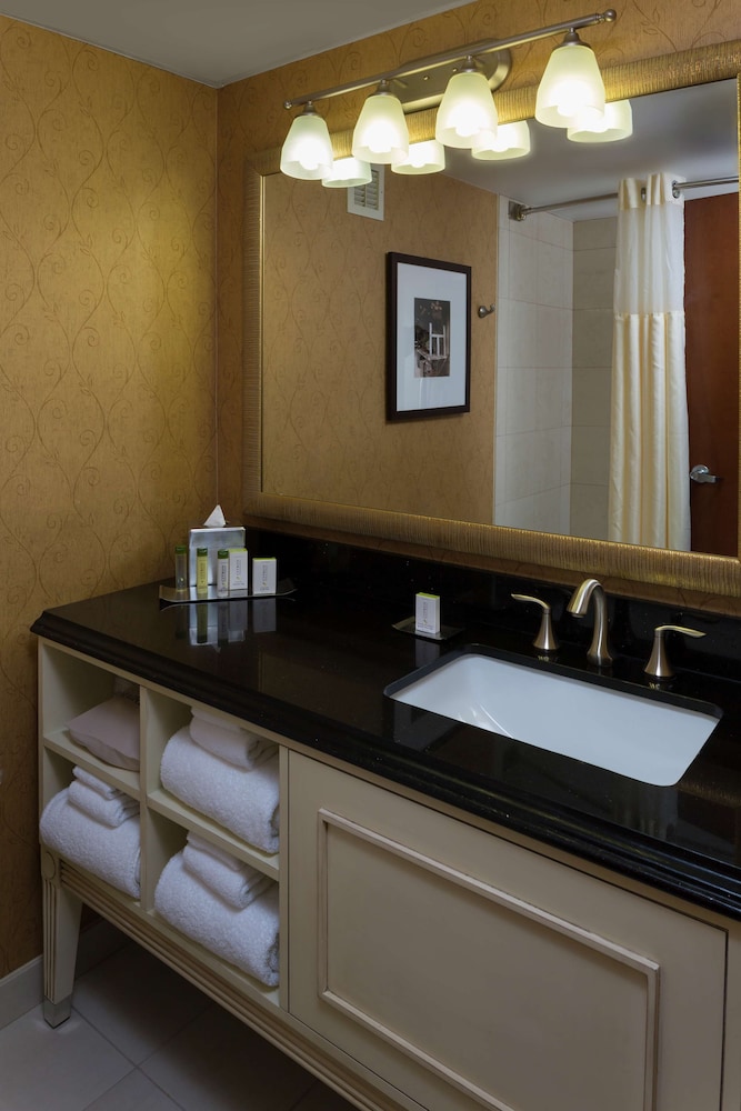 Suite One King Bed - Photo 4