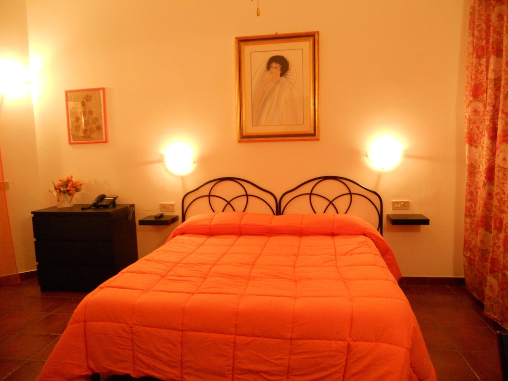 Deluxe Double or Twin Room, Pool View