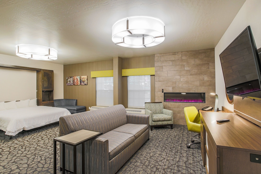 Suite, 1 King Bed, Non Smoking (Hospitality) - Photo 1