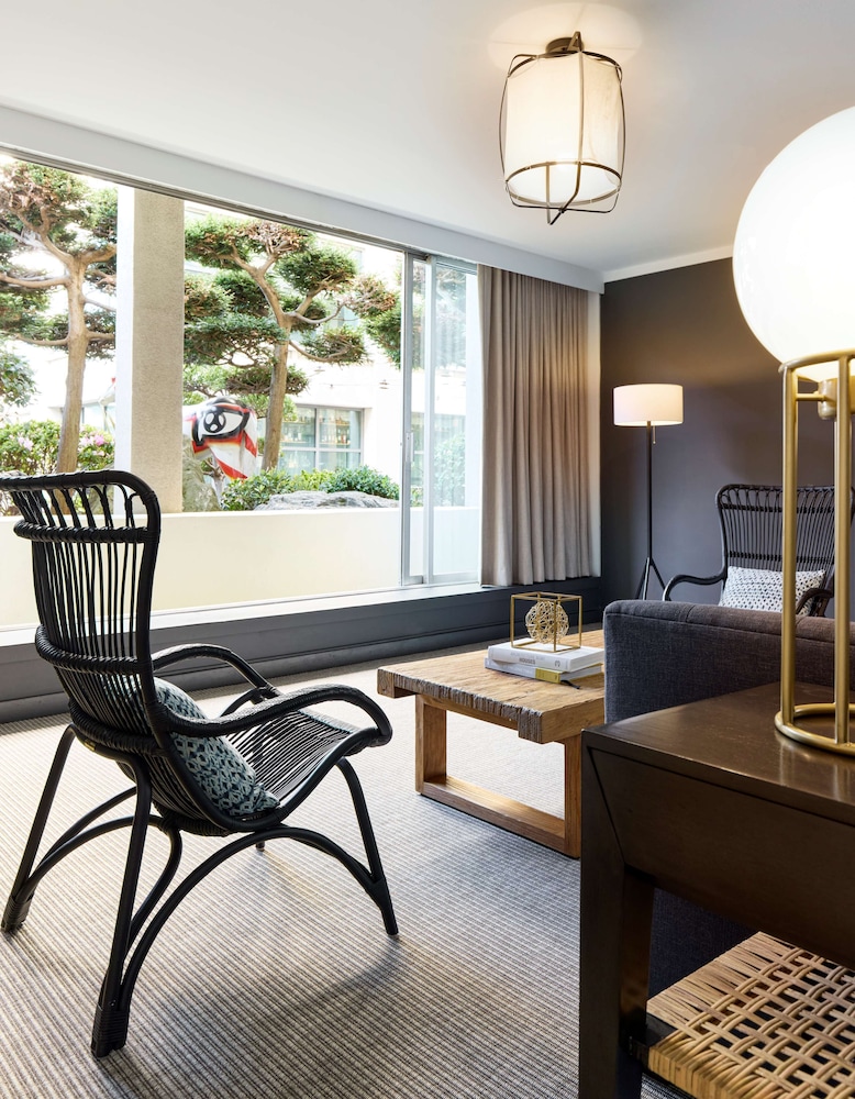 Suite (Consulate) - Photo 3
