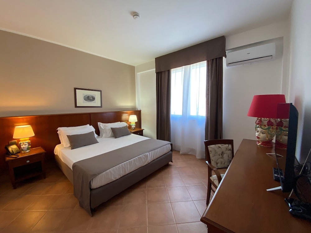 Standard Triple Room - Photo 2