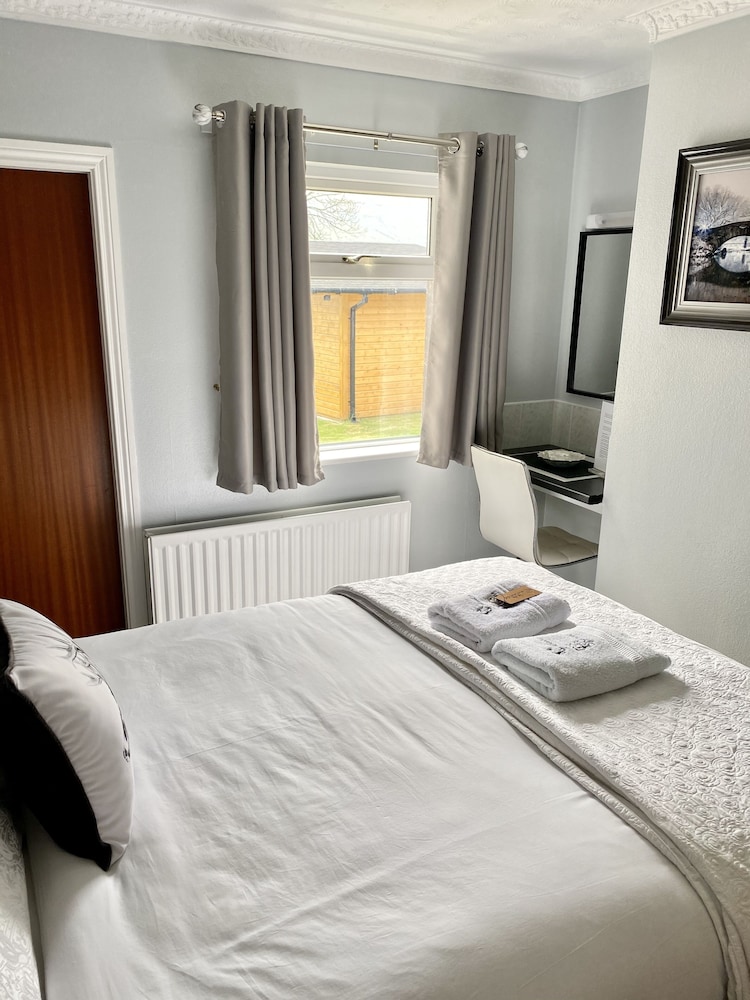 Double Room, Ensuite - Photo 5
