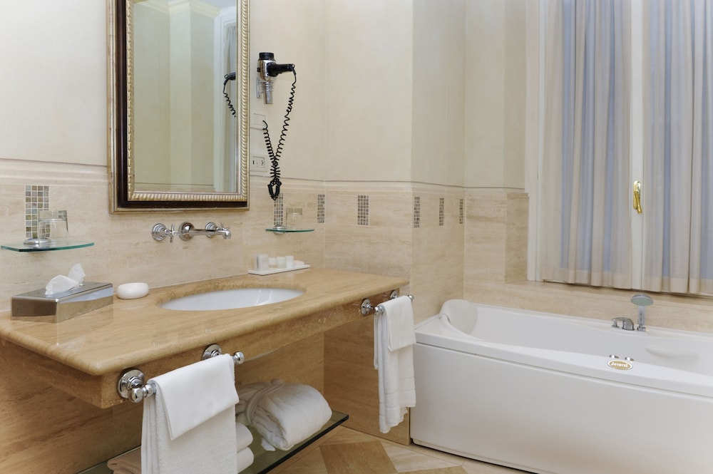 Grand Suite thumbnail 5
