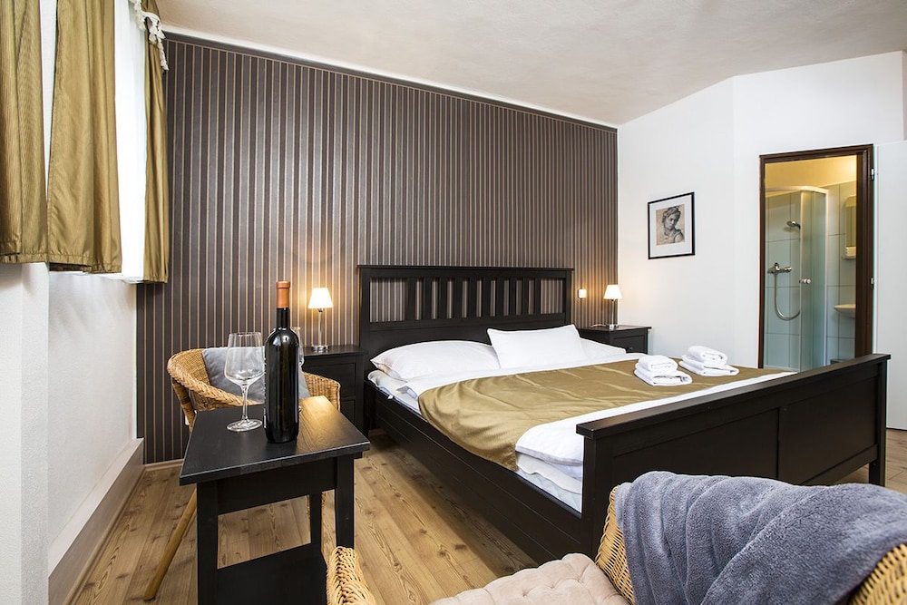 Double Room, 1 Bedroom (With Extra Bed) photo 3