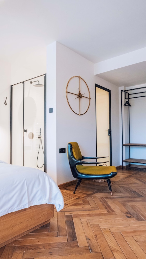 Standard Room - Photo 7