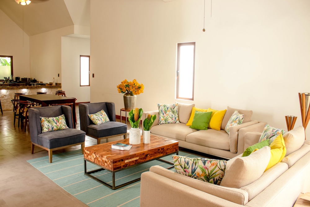 Villa Retreat photo 1
