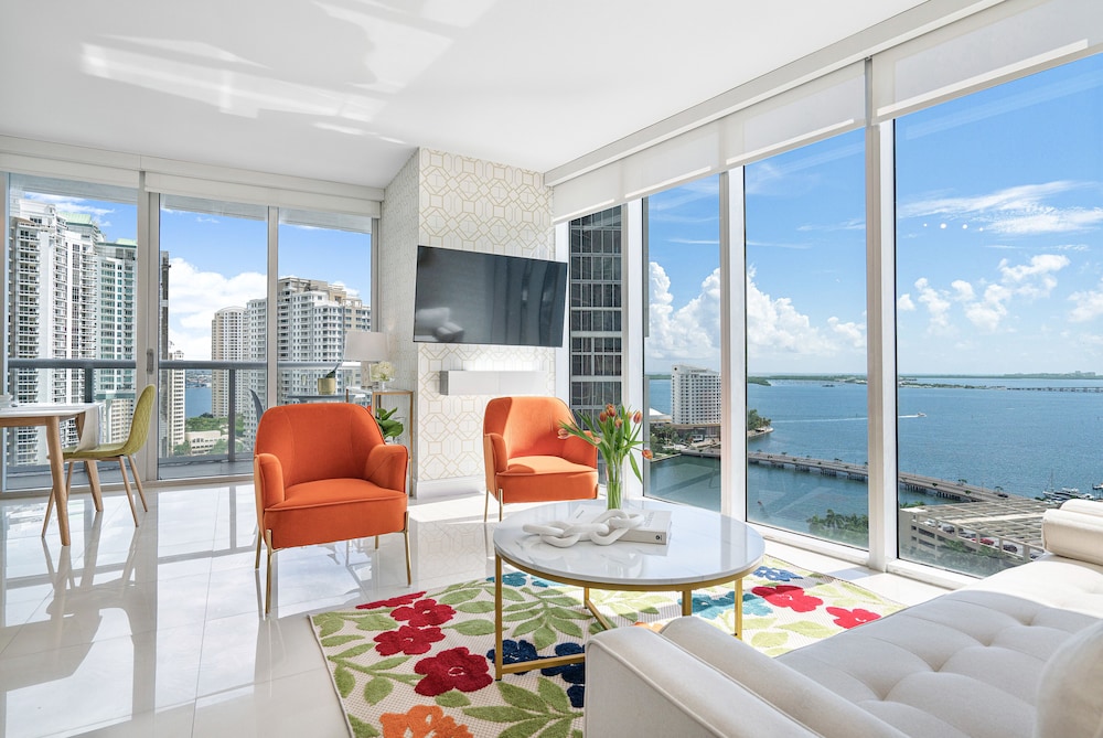 Presidential Corner Apart, 2/2 and Sofa Bed, Ocean View1608