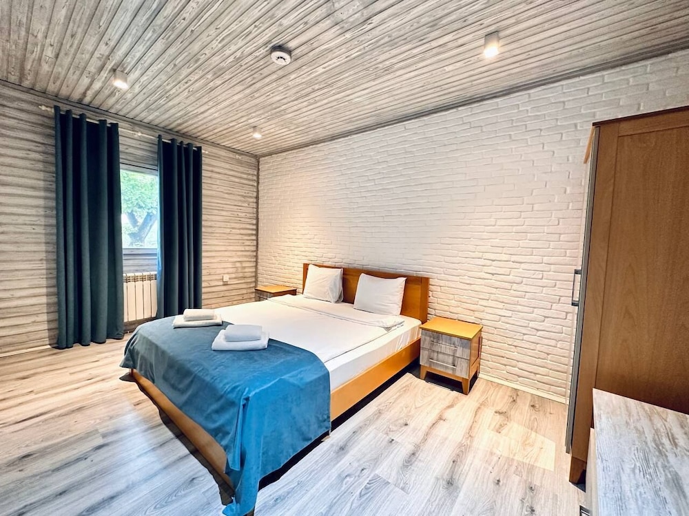 Executive Cottage