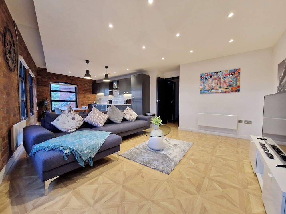 Deluxe Penthouse, City View