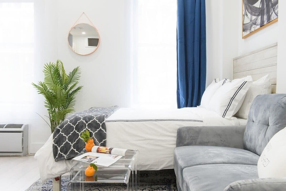 Studio, 1 Queen Bed, Non Smoking, Kitchen photo 3