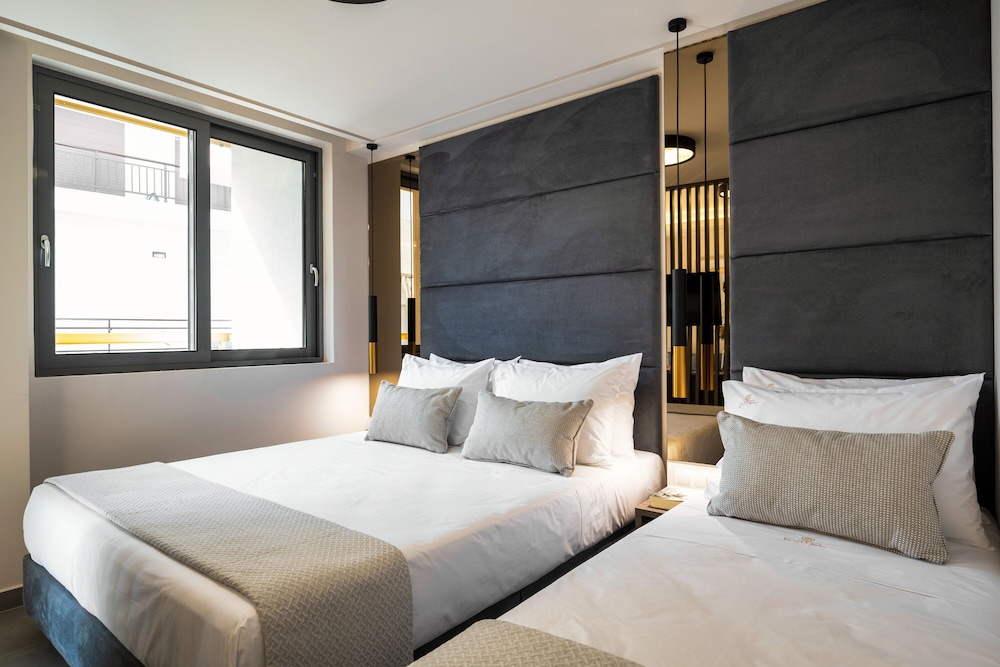 Deluxe Family Suite Open Plan - Photo 7