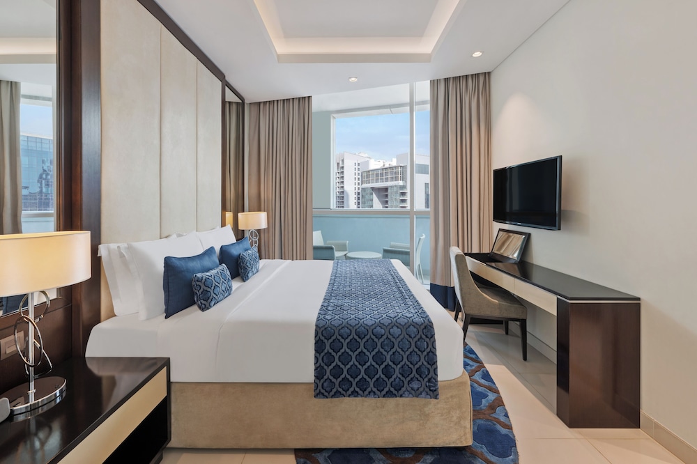 Deluxe Suite, 1 Bedroom (Partial Burj Khalifa View) photo 3