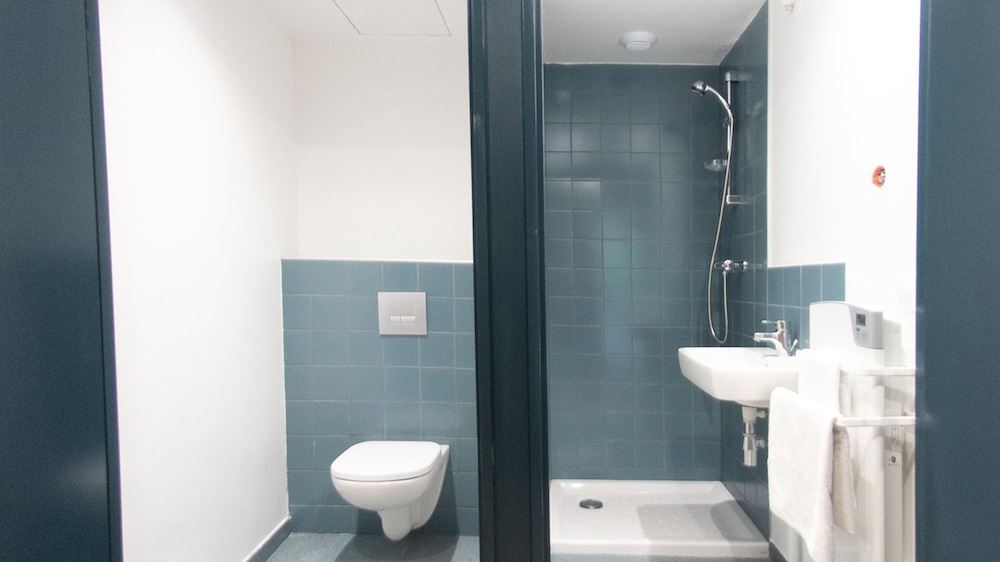 Private room for 6 person with private bathroom photo 2