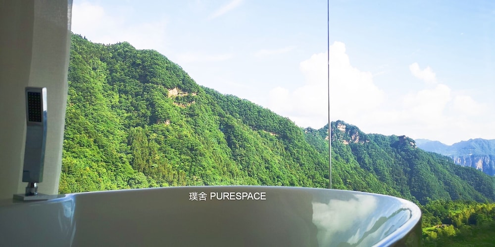 Deluxe Suite with View photo 2