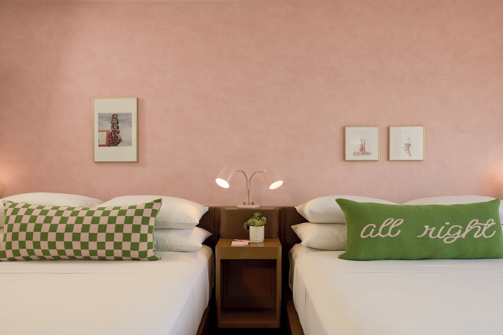 Room, 2 Queen Beds, Non Smoking, City View - Photo 3