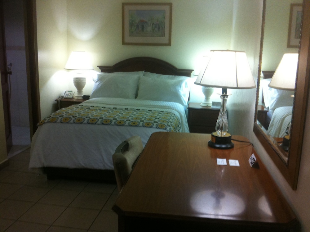 Standard Room, 1 Queen Bed photo 1
