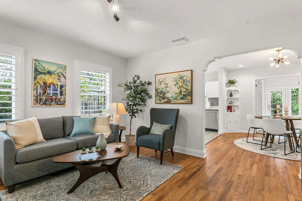 House, Multiple Beds, Pool Access, Pool View (Pool House Oasis)