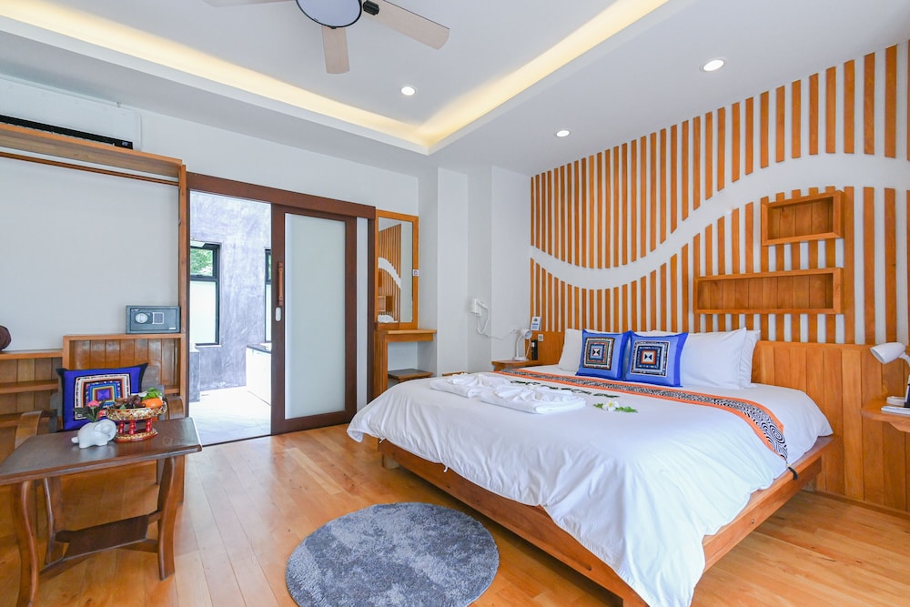 2 Bedroom Jacuzzi Villa - Photo 1