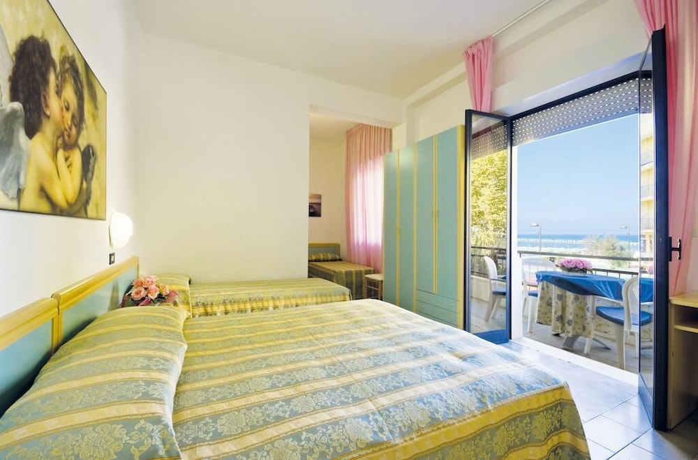 Superior Triple Room photo 1