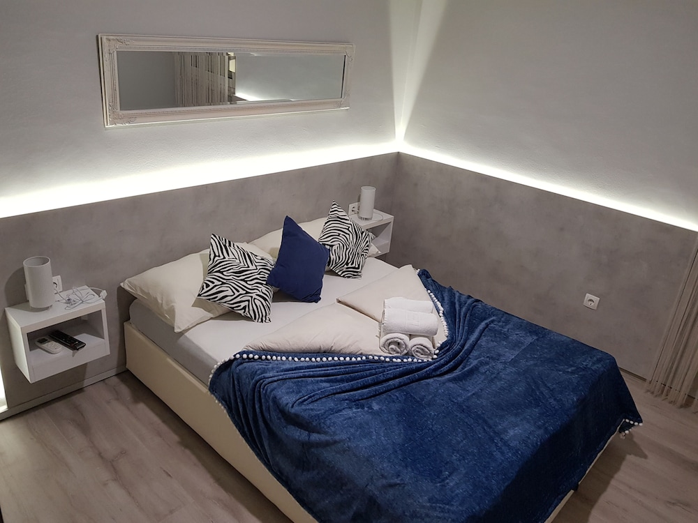 Design Studio Suite, 1 Bedroom, Kitchen, Courtyard View photo 1