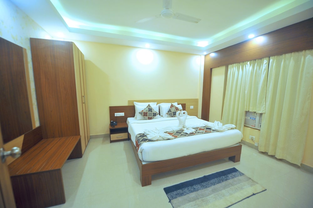 Executive Suite - Photo 5