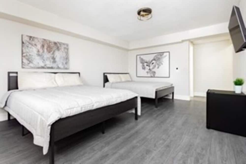 Classic Quadruple Room
