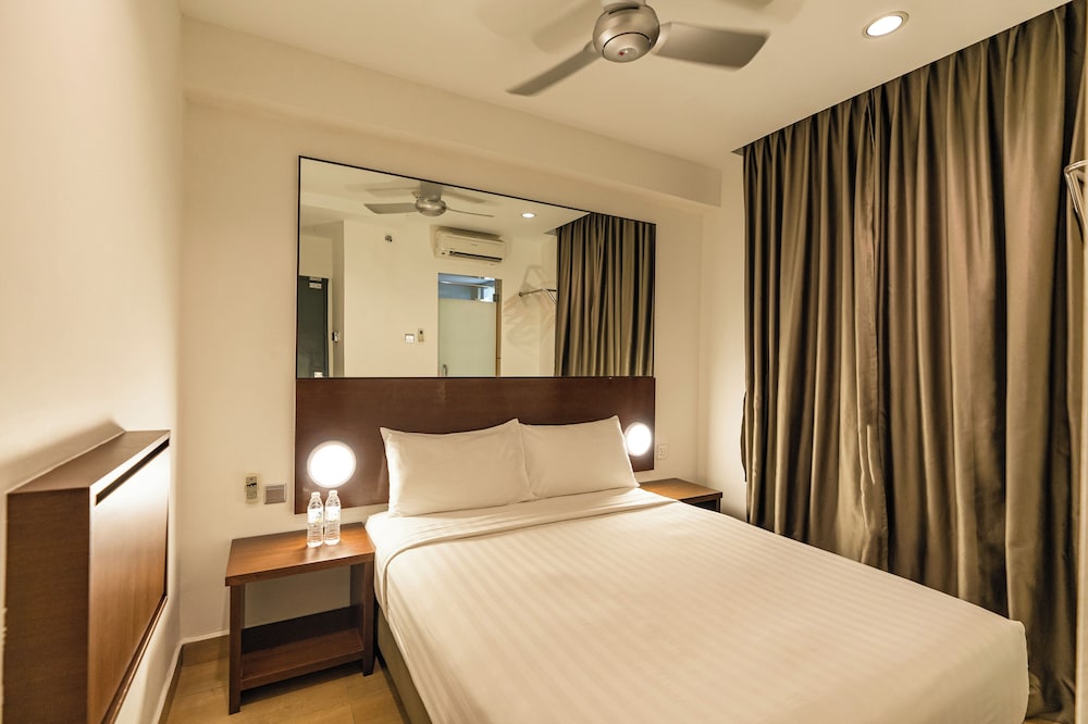 Double Room (with Window) - Photo 4