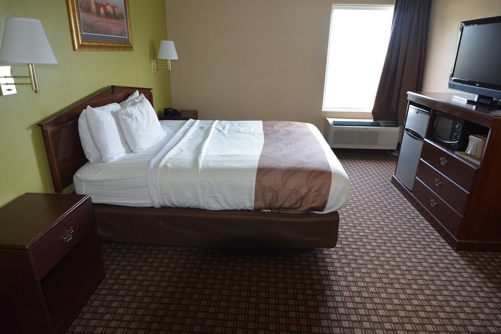 Room, 1 King Bed - Photo 4