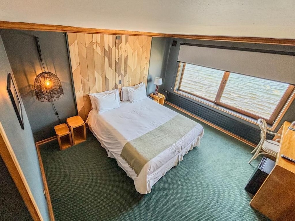 Family Duplex, Multiple Beds, Lake View photo 2