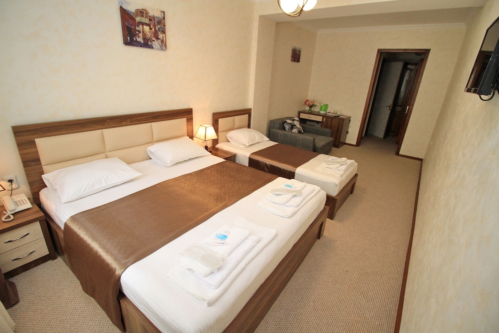 Family Triple Room, 1 Bedroom photo 3