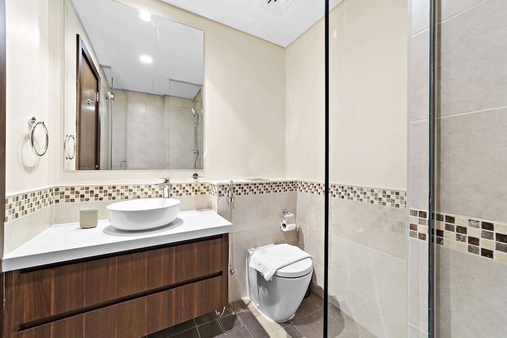 Vera Residences 2101 photo 3