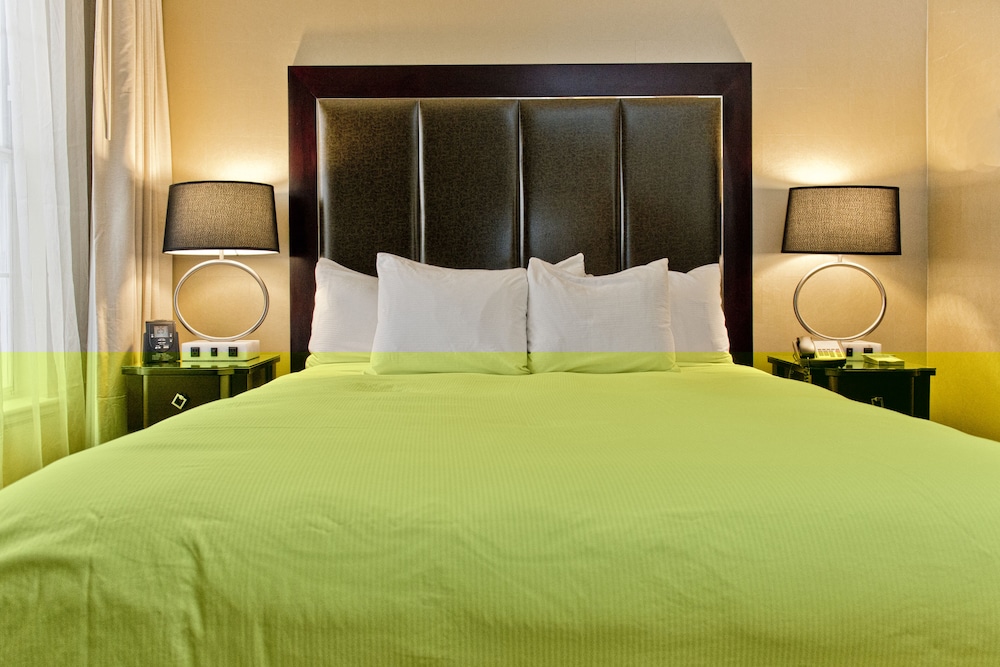 Studio Suite, 1 King Bed, Non Smoking photo 2