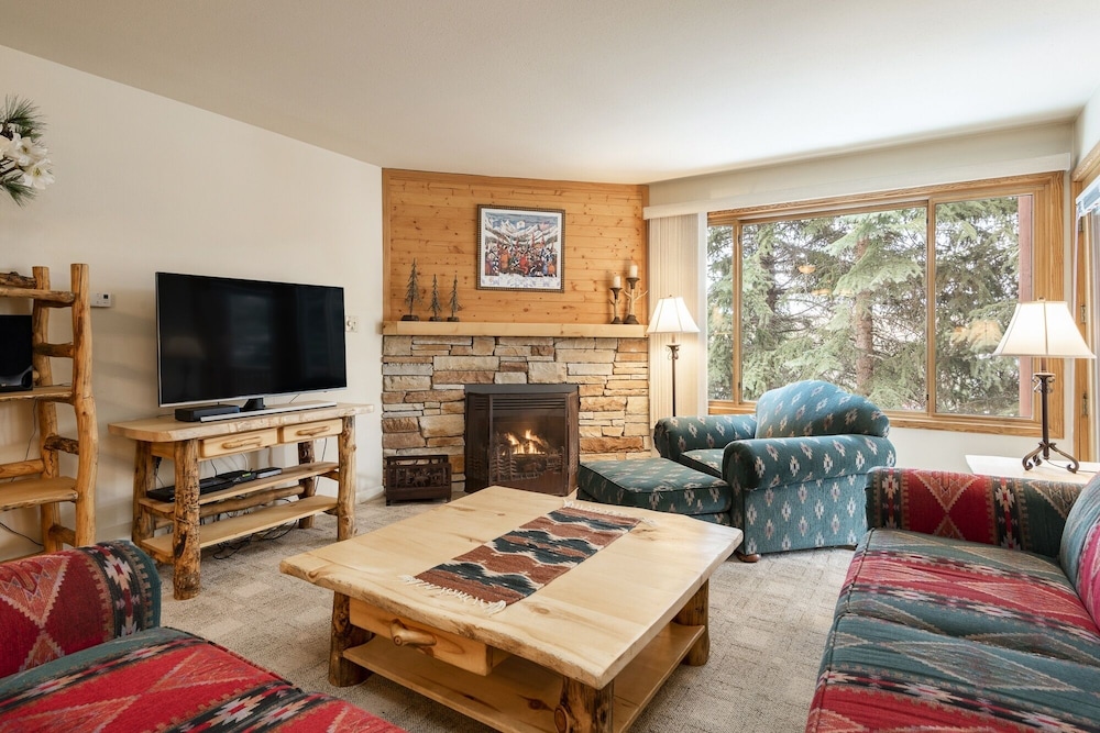 Condo, 2 Bedrooms